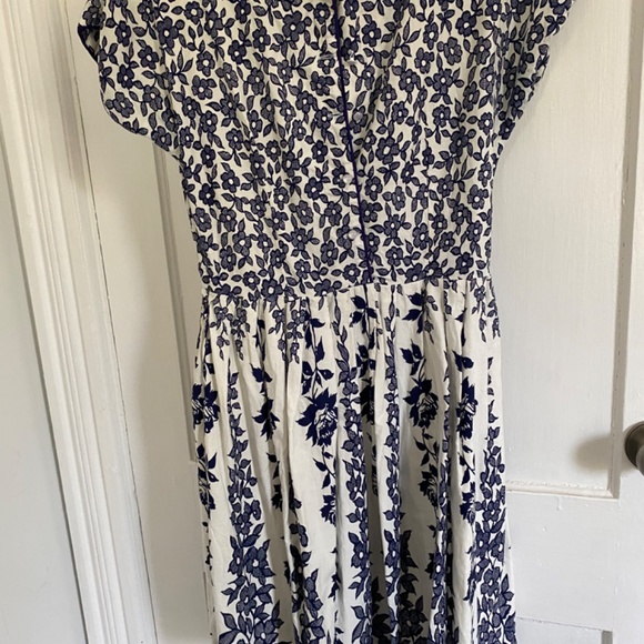 Beautiful Topshop Dress - Picture 2 of 4